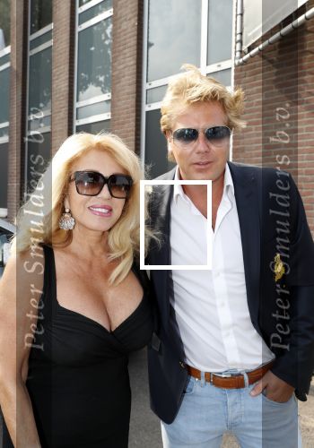 Amsterdam 6 juli 2018
Gordon viert zijn 50e verjaardag bij de Harbour Club en gaat daarna varen met de roze MS de Jordaan. Patricia Paay met haar man Robert