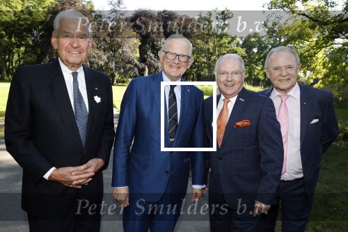 Haarzuilens 20 juni 2018
Haringparty op kasteel de Haar. Pieter v Vollenhoven met Jaap Rost Onnes en Ronnie Tober en Jan Jochems