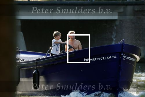 Amsterdam 23 juli 2018
Prins Bernhard jr aan het varen met zijn waterdream en 2 kinderen van hem.