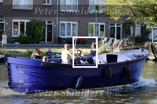 Amsterdam 23 juli 2018
Prins Bernhard jr aan het varen met zijn waterdream en 2 kinderen van hem.