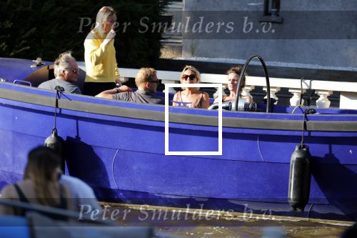 Amsterdam 29 juni 2018
Prins Bernhard jr en zijn  vrouw Prinses Annette borrelen met vrienden op hun boot (waterdream is het merk van de boot). De boot ligt achter hun huis.