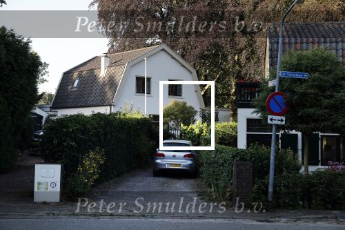 Hilversum 29 juni 2018
Mabel Wisse Smit heeft voor haar moeder een huis gekocht naast de begraafplaats in Hilversum.