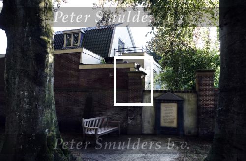 Hilversum 29 juni 2018
Mabel Wisse Smit heeft voor haar moeder een huis gekocht naast de begraafplaats in Hilversum.