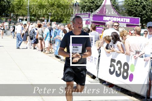 Amsterdam 1 juli 2018
Edwin Evers Run bij het science park met vele bners. Richard Kemper