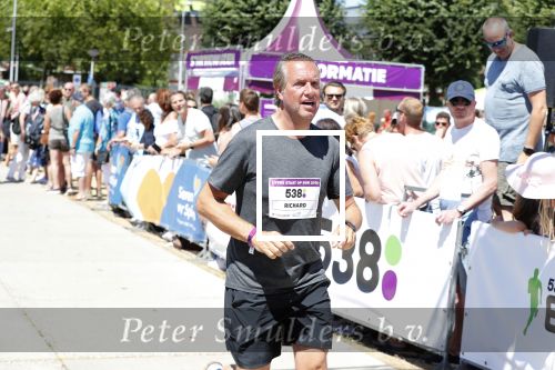 Amsterdam 1 juli 2018
Edwin Evers Run bij het science park met vele bners. Richard Kemper