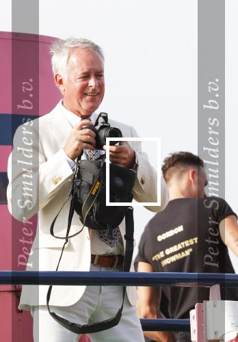 Amsterdam 6 juli 2018
Gordon viert zijn 50e verjaardag bij de Harbour Club en gaat daarna varen met de roze MS de Jordaan. Rick Luijcx