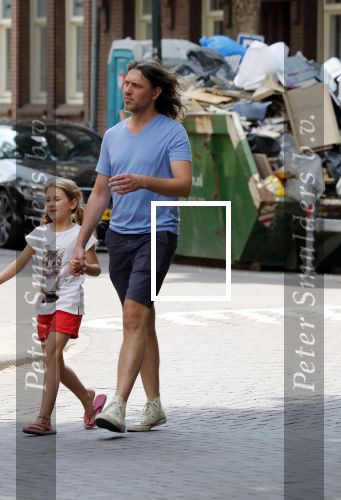 Amsterdam 18 juli 2018
Rob v d Wouw eet met zijn dochter een ijsje