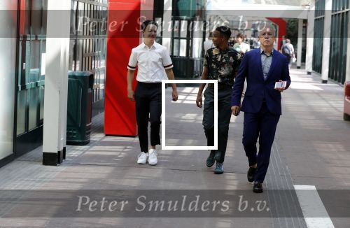 Amsterdam 12 juli 2018
Femke Halsema wordt thuis opgehaald en naar de stopera gebracht waar ze geinstalleerd wordt tot Burgemeester van Amsterdam. De man van Femke Robert Oey met hun zoon en een vriendje