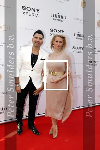 Amsterdam 10 juli 2018
Uitreiking leading ladies awards in hotel the Grand. Rodrigo Otazu met een kennis