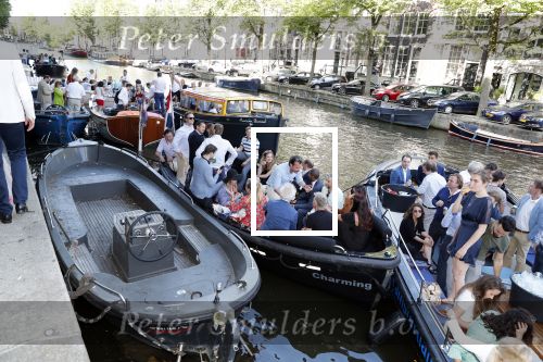 Amsterdam 29 juni 2018
Forum voor Democratie van Thierry Baudet varen met relaties door de grachten van Amsterdam . oa aanwezig Matthijs Albers Jort kelder (met eigen boot) Alwien Tulner Mat Herben Theo Hiddema en Ebru Umar.