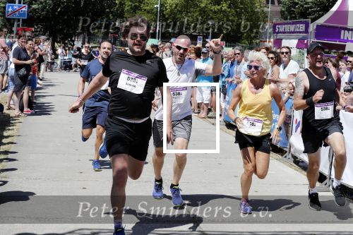 Amsterdam 1 juli 2018
Edwin Evers Run bij het science park met vele bners. Sander Lantinga met Bob Rijnders en Gerard Ekdom