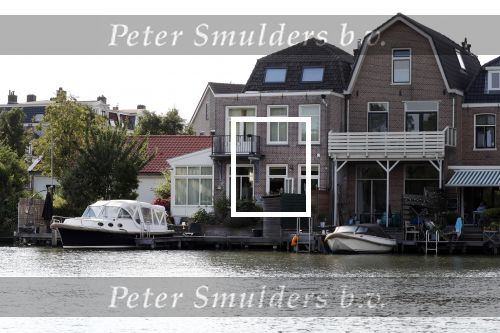 Weesp 4 juli 2018
Sara Kroos haar huis / huizen (de 2 linker) aan de vecht in Weesp