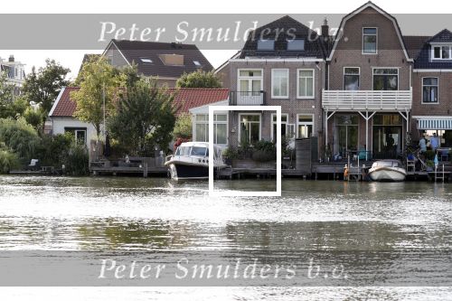 Weesp 4 juli 2018
Sara Kroos haar huis / huizen (de 2 linker) aan de vecht in Weesp