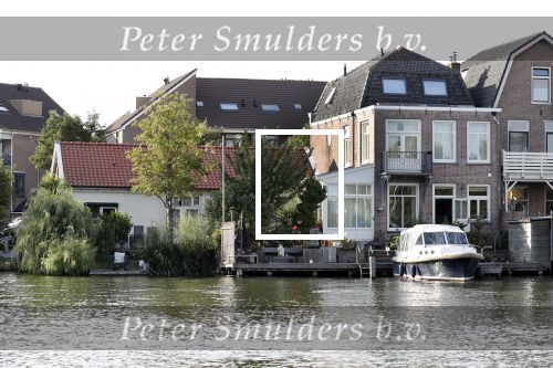 Weesp 4 juli 2018
Sara Kroos haar huis / huizen (de 2 linker) aan de vecht in Weesp