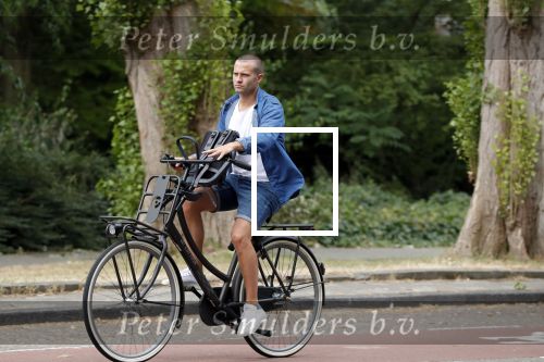 Amsterdam 6 juli 2018
Sascha Visser op de fiets in amsterdam zuid.