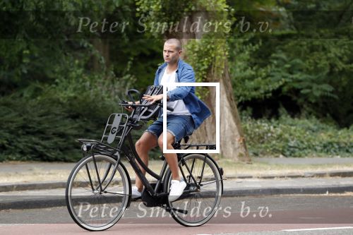 Amsterdam 6 juli 2018
Sascha Visser op de fiets in amsterdam zuid.