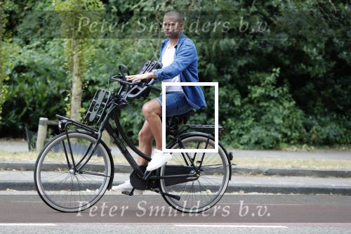 Amsterdam 6 juli 2018
Sascha Visser op de fiets in amsterdam zuid.