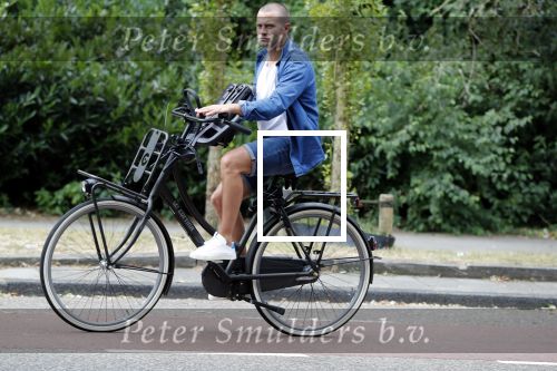Amsterdam 6 juli 2018
Sascha Visser op de fiets in amsterdam zuid.