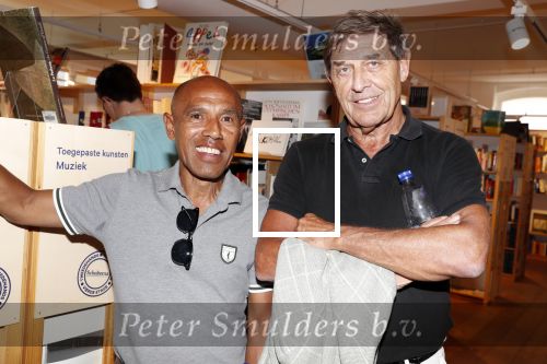 Amsterdam 7 juli 2018
Boekpresentatie Sjaak Swart bij Scheltema. Simon Tahamata en Theo v Duivenbode