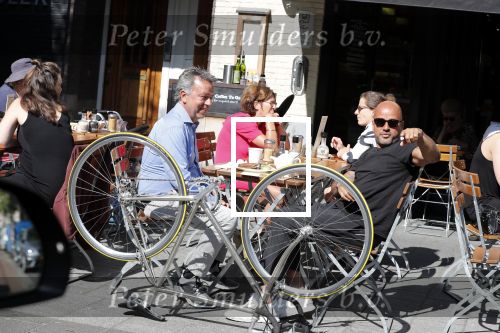 Amsterdam 5 juli 2018
Steve te Pas en Yves Gijraths op terras .