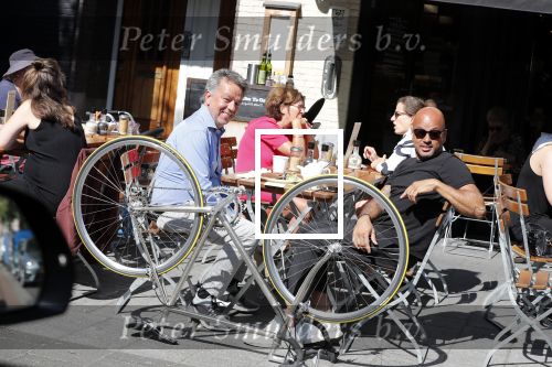 Amsterdam 5 juli 2018
Steve te Pas en Yves Gijraths op terras .