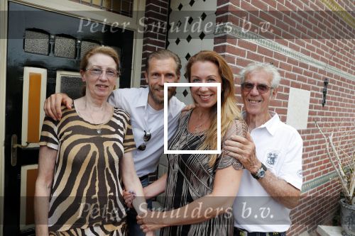 Hem 22 juli 2018
Veiling kleding en inboedel van Imca Marina . Imca gaat verhuizen en heeft daar niet voldoende ruimte. Susan Dijkhuijsen met familie