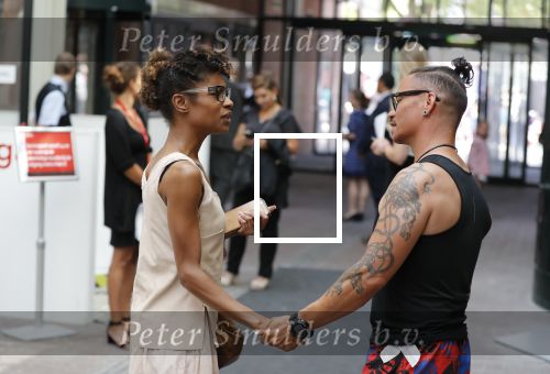 Amsterdam 12 juli 2018
Sylvana Simons loopt met collega door de stopera.