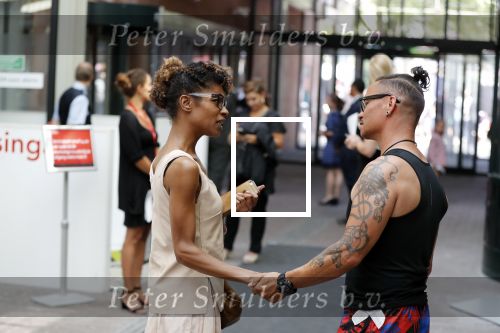 Amsterdam 12 juli 2018
Sylvana Simons loopt met collega door de stopera.