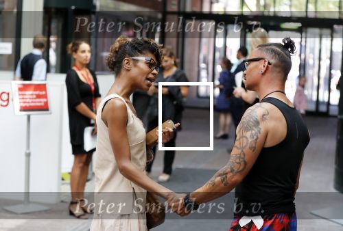 Amsterdam 12 juli 2018
Sylvana Simons loopt met collega door de stopera.