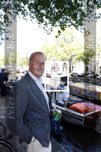 Amsterdam 29 juni 2018
Forum voor Democratie van Thierry Baudet varen met relaties door de grachten van Amsterdam . oa aanwezig Matthijs Albers Jort kelder (met eigen boot) Alwien Tulner Mat Herben Theo Hiddema en Ebru Umar.