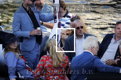 Amsterdam 29 juni 2018
Forum voor Democratie van Thierry Baudet varen met relaties door de grachten van Amsterdam . oa aanwezig Matthijs Albers Jort kelder (met eigen boot) Alwien Tulner Mat Herben Theo Hiddema en Ebru Umar.