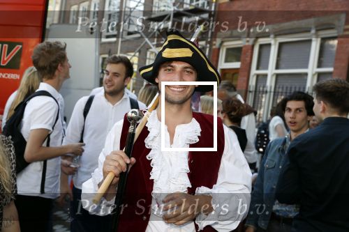Amsterdam 29 juni 2018
Forum voor Democratie van Thierry Baudet varen met relaties door de grachten van Amsterdam . oa aanwezig Matthijs Albers Jort kelder (met eigen boot) Alwien Tulner Mat Herben Theo Hiddema en Ebru Umar.