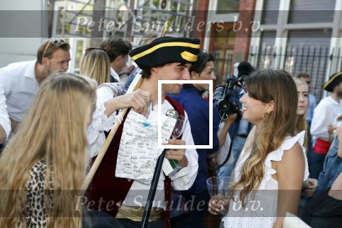 Amsterdam 29 juni 2018
Forum voor Democratie van Thierry Baudet varen met relaties door de grachten van Amsterdam . oa aanwezig Matthijs Albers Jort kelder (met eigen boot) Alwien Tulner Mat Herben Theo Hiddema en Ebru Umar.