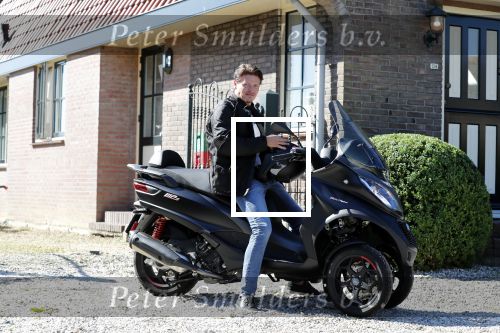 Vinkeveen 29 juni 2018
Thomas Berge op zijn nieuwe MP3 piaggio motor.