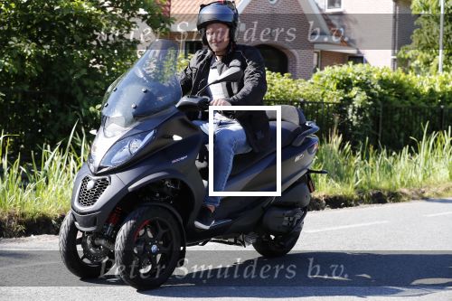 Vinkeveen 29 juni 2018
Thomas Berge op zijn nieuwe MP3 piaggio motor.