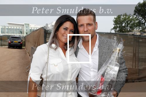 Amsterdam 6 juli 2018
Gordon viert zijn 50e verjaardag bij de Harbour Club en gaat daarna varen met de roze MS de Jordaan. Wesley Klein met zijn vrouw