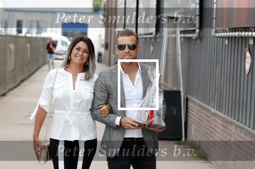 Amsterdam 6 juli 2018
Gordon viert zijn 50e verjaardag bij de Harbour Club en gaat daarna varen met de roze MS de Jordaan. Wesley Klein met zijn vrouw