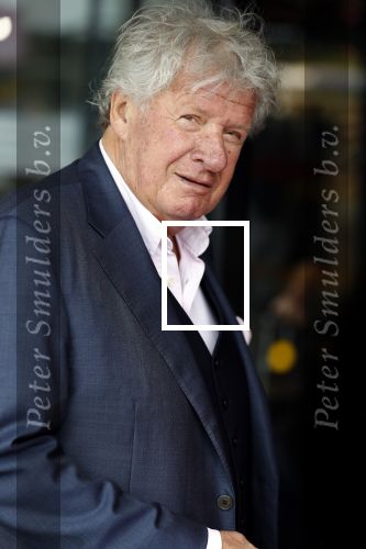 Amsterdam, 25 Juni 2018 
Schiphol.
Willirord Frequin met zijn vriendin Gesina Lodewijkxs
 voor vertrek voor een nieuw TV programma voor 4 weken.