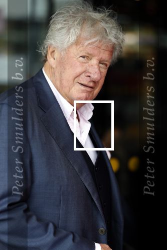 Amsterdam, 25 Juni 2018 
Schiphol.
Willirord Frequin met zijn vriendin Gesina Lodewijkxs
 voor vertrek voor een nieuw TV programma voor 4 weken.