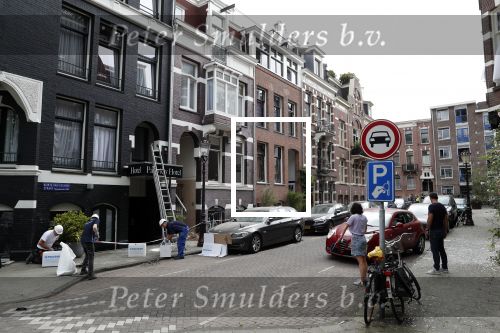 Amsterdam 6 juli 2019
In de v Eeghenstraat is er een bom af gegaan. Leco v Zadelhoff woont er bijna naast.