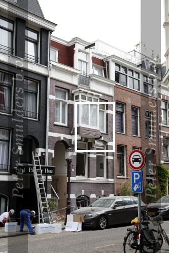 Amsterdam 6 juli 2019
In de v Eeghenstraat is er een bom af gegaan. Leco v Zadelhoff woont er bijna naast.