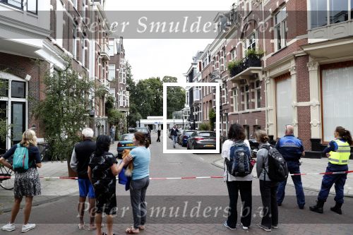 Amsterdam 6 juli 2019
In de v Eeghenstraat is er een bom af gegaan. Leco v Zadelhoff woont er bijna naast.