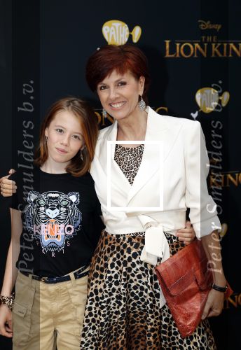 Amsterdam 15 juli 2019
Premiere the lion king in tuschinski. Chazia Mourali met dochter