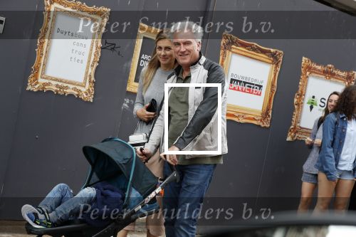 Amsterdam 3 juli 2019
Euvgenia Parakhina met partner Jeroen Jorna en zoon op de pc hooftstraat