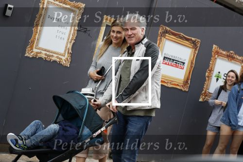 Amsterdam 3 juli 2019
Euvgenia Parakhina met partner Jeroen Jorna en zoon op de pc hooftstraat