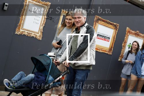 Amsterdam 3 juli 2019
Euvgenia Parakhina met partner Jeroen Jorna en zoon op de pc hooftstraat