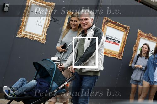 Amsterdam 3 juli 2019
Euvgenia Parakhina met partner Jeroen Jorna en zoon op de pc hooftstraat