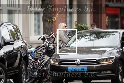 Amsterdam 11 juli 2019
Eva Jinek wordt door taxi thuis opgehaald om naar studio gebracht te worden.