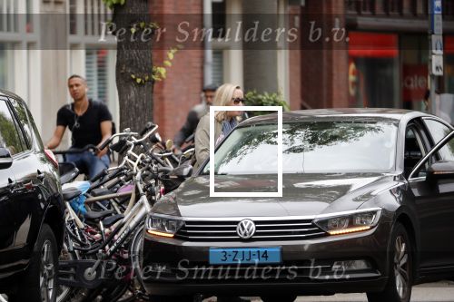 Amsterdam 11 juli 2019
Eva Jinek wordt door taxi thuis opgehaald om naar studio gebracht te worden.