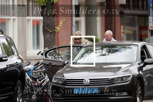 Amsterdam 11 juli 2019
Eva Jinek wordt door taxi thuis opgehaald om naar studio gebracht te worden.